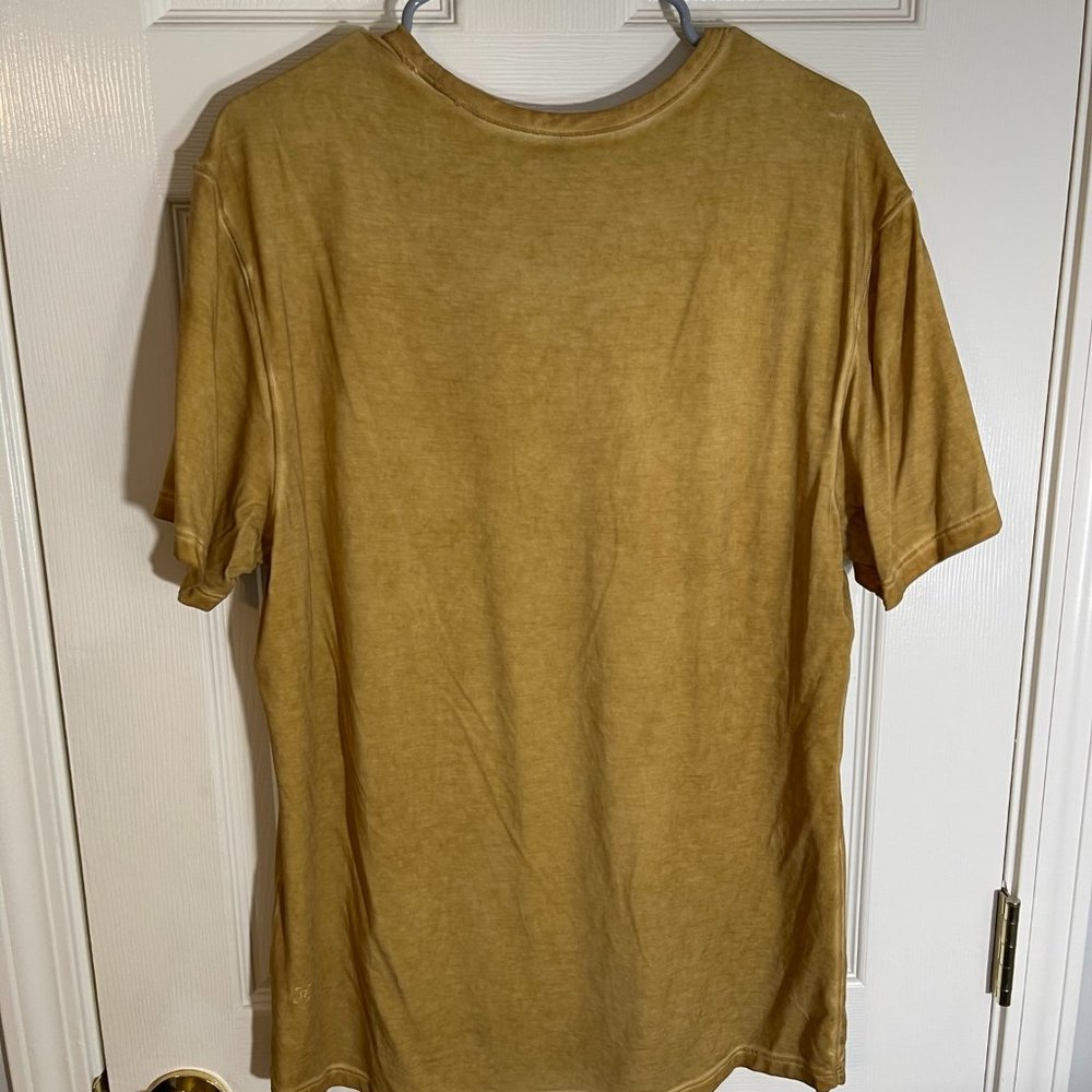 Lululemon Gold Tee Size L. EUC.